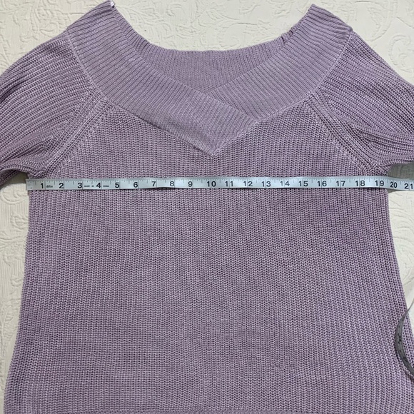 Soho Jeans NY&Co Lavender Acrylic Long Sleeve Collarless V-Neck Knit Top - Picture 5 of 6